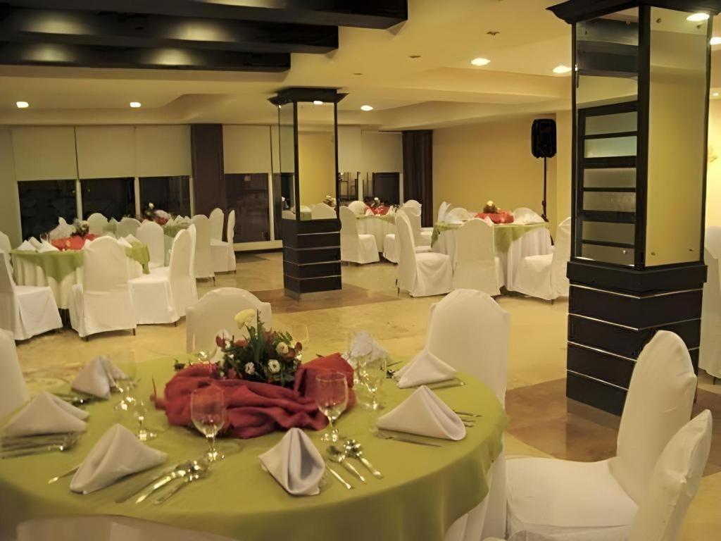 Mo2 Westown Hotel San Juan Bacolod Exterior photo