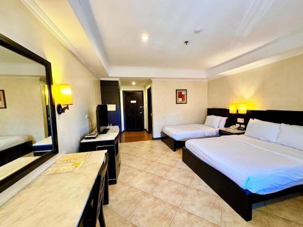 Mo2 Westown Hotel San Juan Bacolod Exterior photo