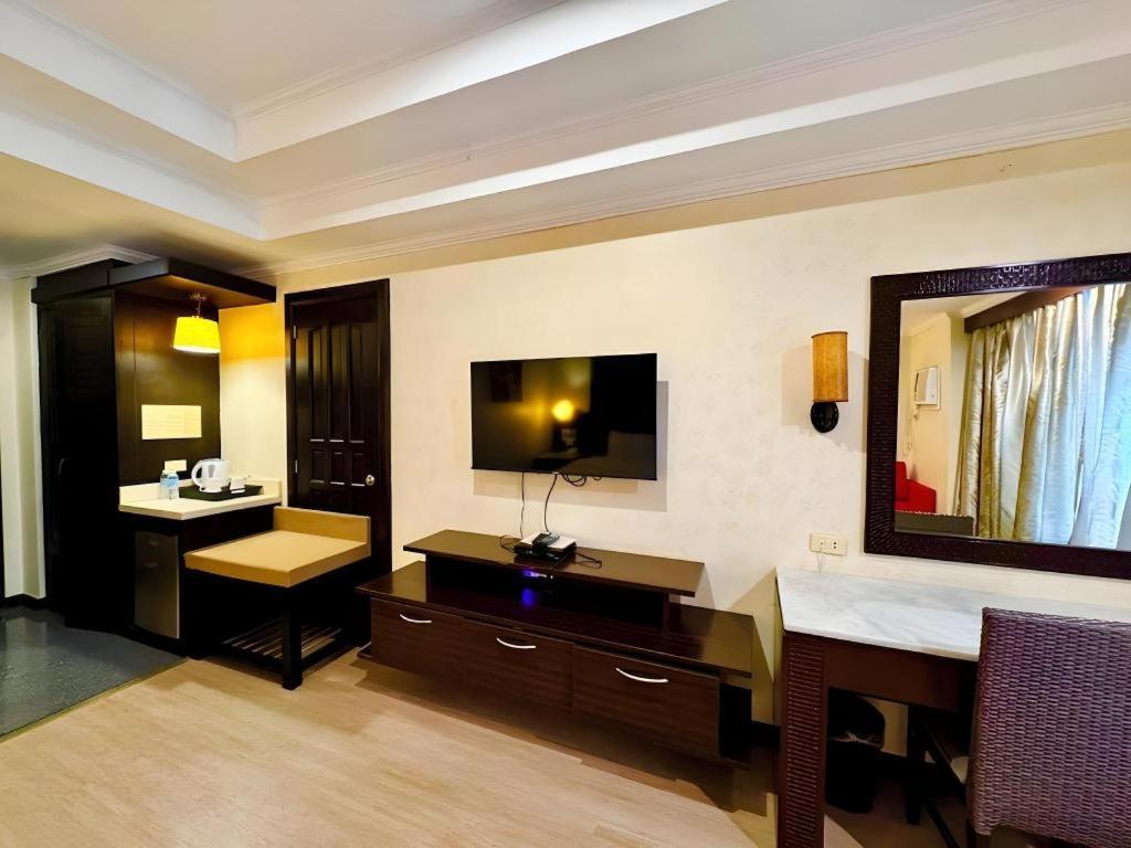 Mo2 Westown Hotel San Juan Bacolod Exterior photo
